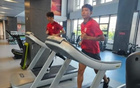 亚泰队集结备战，海米提鼻骨复位。